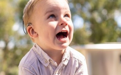 Porter un appareil auditif : comment s’y habituer et quels gestes adopter ?